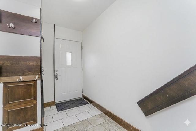 25 Winfield St, Staten Island, NY 10305