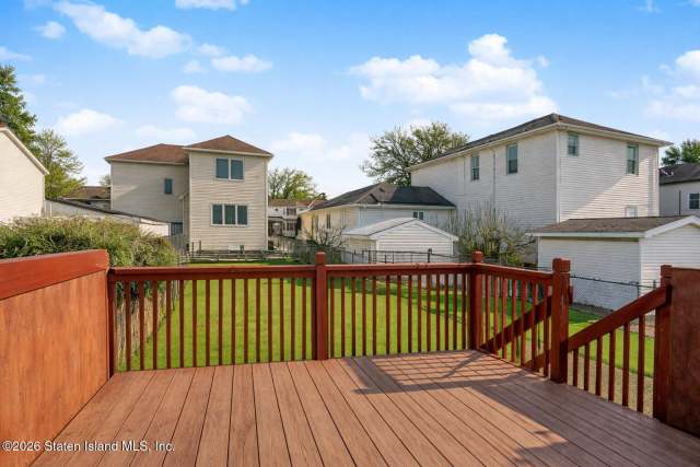 25 Winfield St, Staten Island, NY 10305