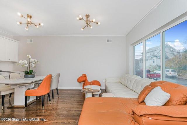 109 Gower St, Staten Island, NY 10314