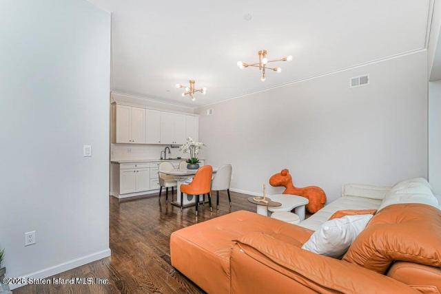 109 Gower St, Staten Island, NY 10314