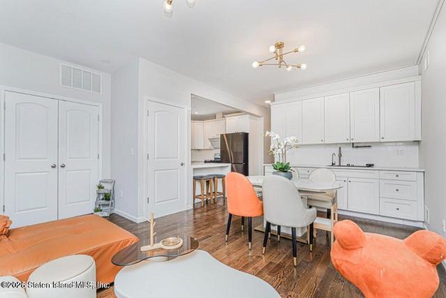 109 Gower St, Staten Island, NY 10314