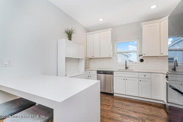 109 Gower St, Staten Island, NY 10314