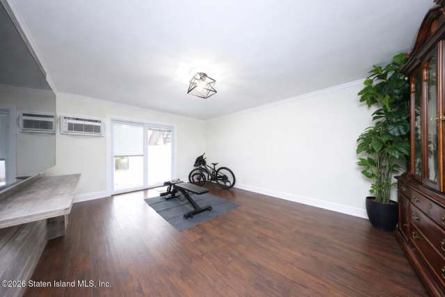 38 Jones St, Staten Island, NY 10314