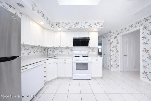 38 Jones St, Staten Island, NY 10314