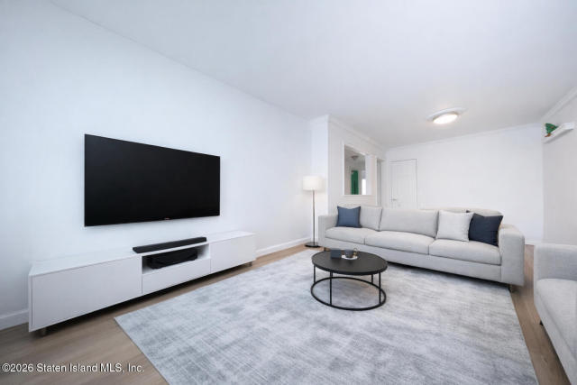 38 Jones St, Staten Island, NY 10314