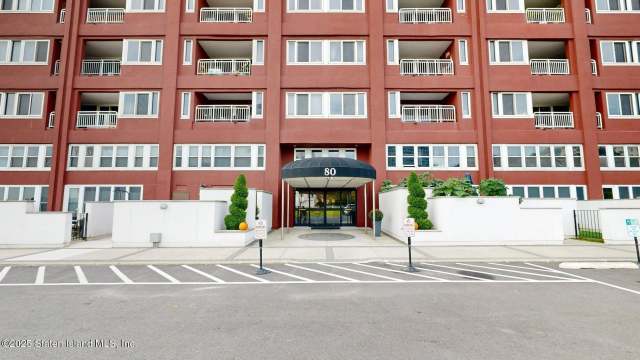 80 Bay St Lndg Ph1l, Staten Island, NY 10301