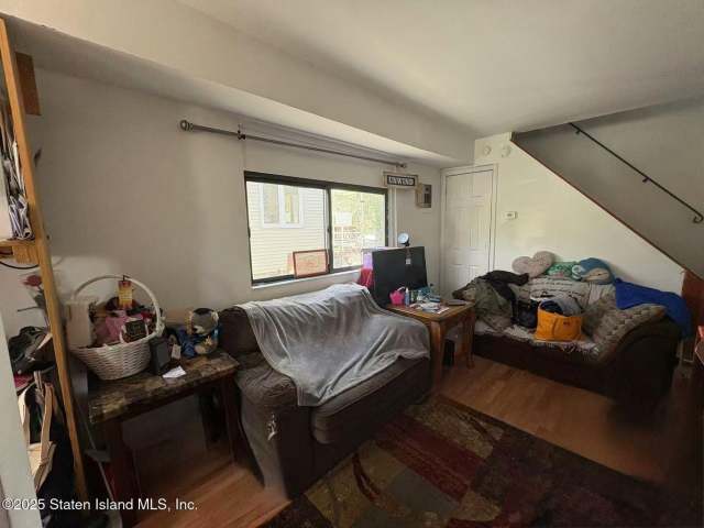 182 Freeborn St, Staten Island, NY 10306