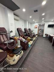 Business -106 Victory Blvd, Staten Island, NY 10301