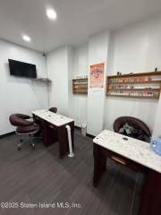 Business -106 Victory Blvd, Staten Island, NY 10301