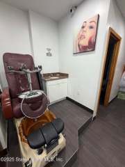 Business -106 Victory Blvd, Staten Island, NY 10301