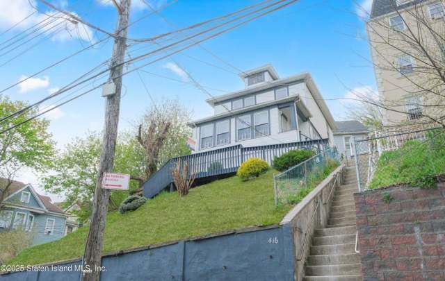 416 Westervelt Ave, Staten Island, NY 10301
