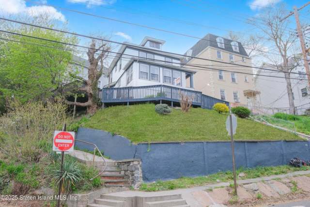 416 Westervelt Ave, Staten Island, NY 10301
