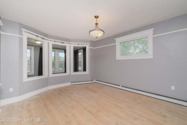 416 Westervelt Ave, Staten Island, NY 10301