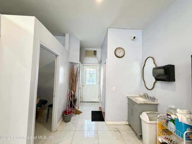 Business -293 New Dorp Ln, Staten Island, NY 10306