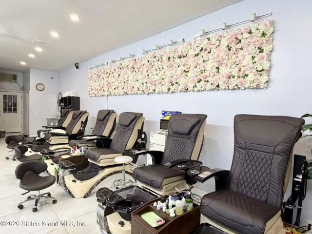 Business -293 New Dorp Ln, Staten Island, NY 10306