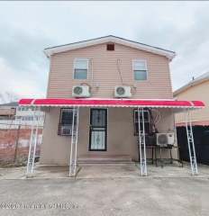 11 Sunnymeade Vlg, Staten Island, NY 10305