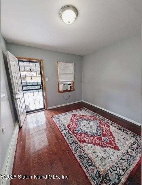 11 Sunnymeade Vlg, Staten Island, NY 10305