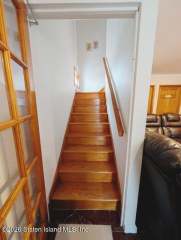 11 Sunnymeade Vlg, Staten Island, NY 10305