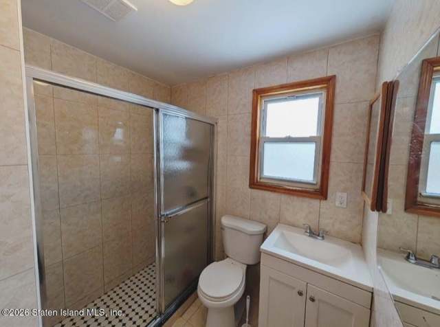 11 Sunnymeade Vlg, Staten Island, NY 10305