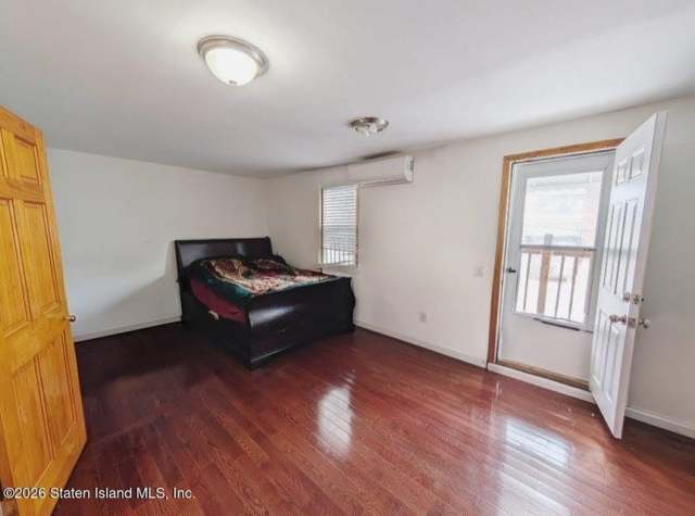 11 Sunnymeade Vlg, Staten Island, NY 10305