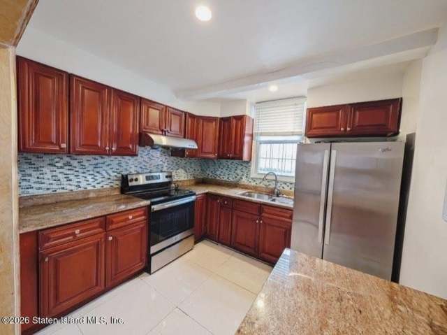 11 Sunnymeade Vlg, Staten Island, NY 10305
