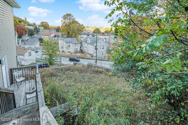 10 Wandel Ave, Staten Island, NY 10304