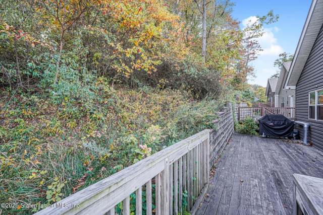 10 Wandel Ave, Staten Island, NY 10304
