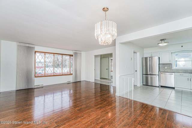 280 Miles Ave, Staten Island, NY 10308