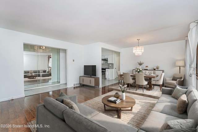 280 Miles Ave, Staten Island, NY 10308