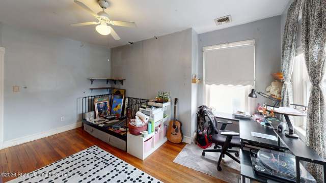 561 Delafield Ave, Staten Island, NY 10310