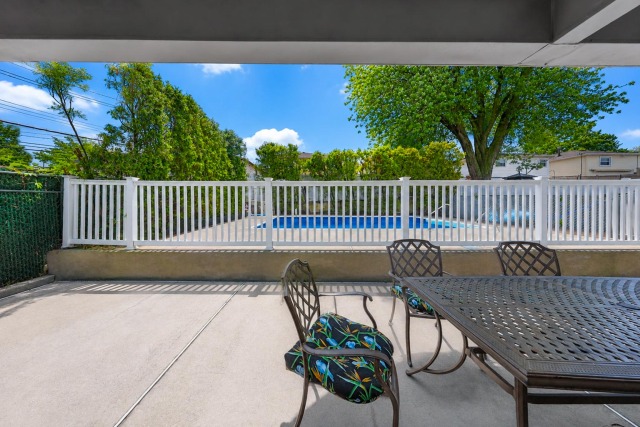 8 Brandis Ave, Staten Island, NY 10312