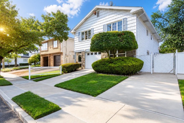 8 Brandis Ave, Staten Island, NY 10312