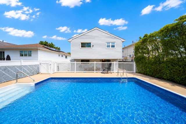 8 Brandis Ave, Staten Island, NY 10312