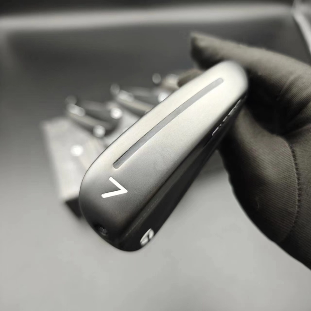 Taylormade P∙790 Irons Black fourth generation