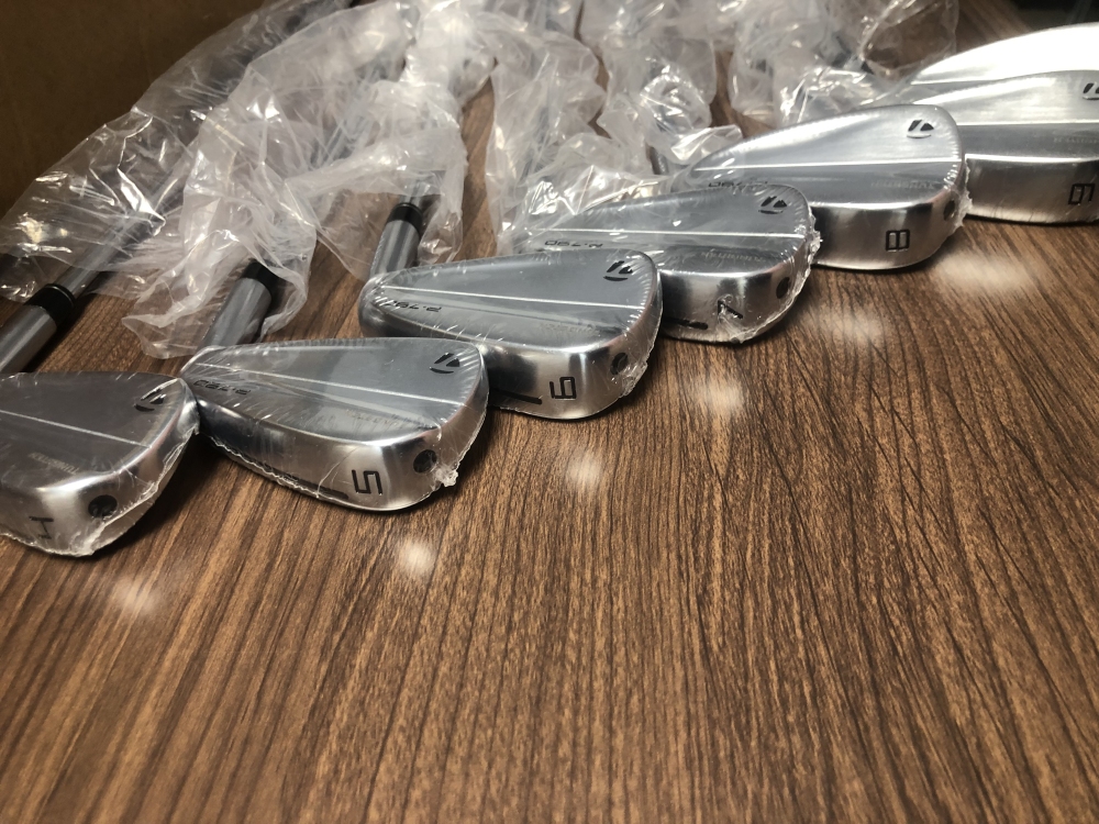 P∙790 Irons