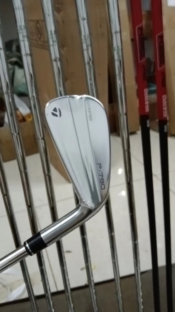 Taylormade P∙790 Irons Silver fourth generation