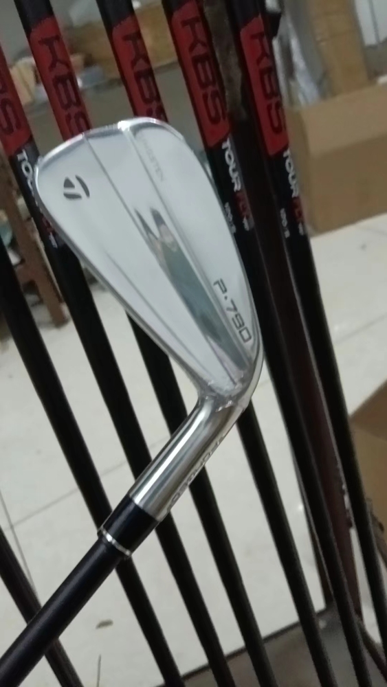 Taylormade P∙790 Irons Silver fourth generation
