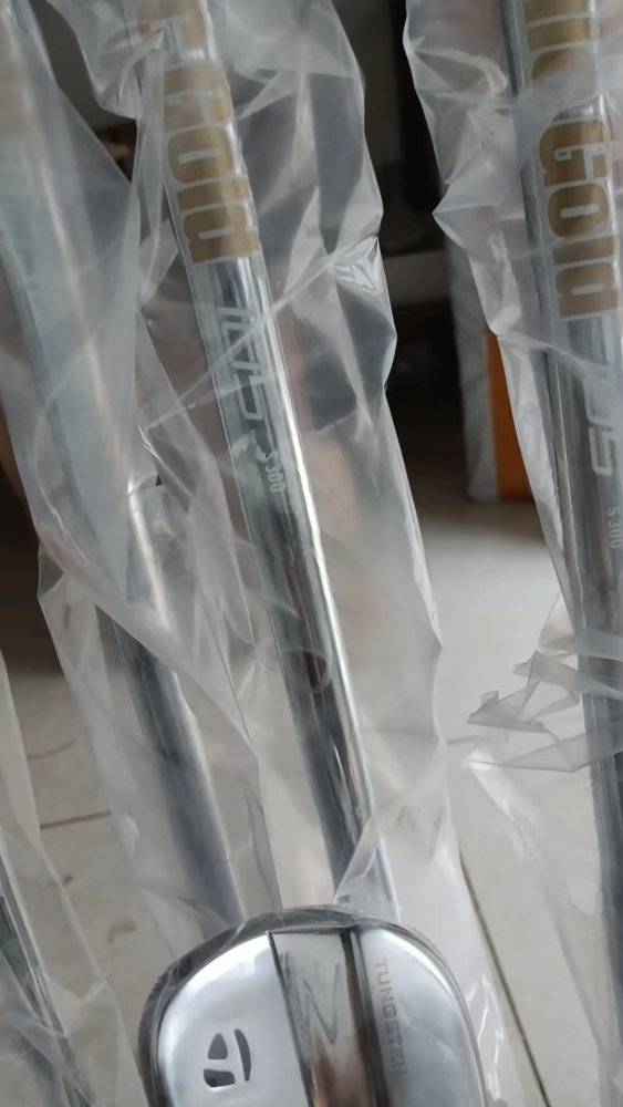 P∙790 Irons