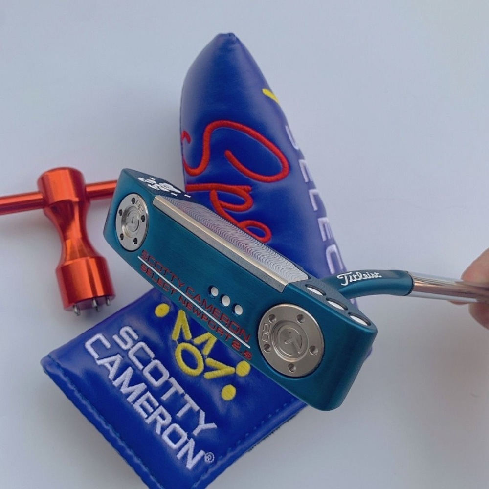 19 Scotty Cameron Putter