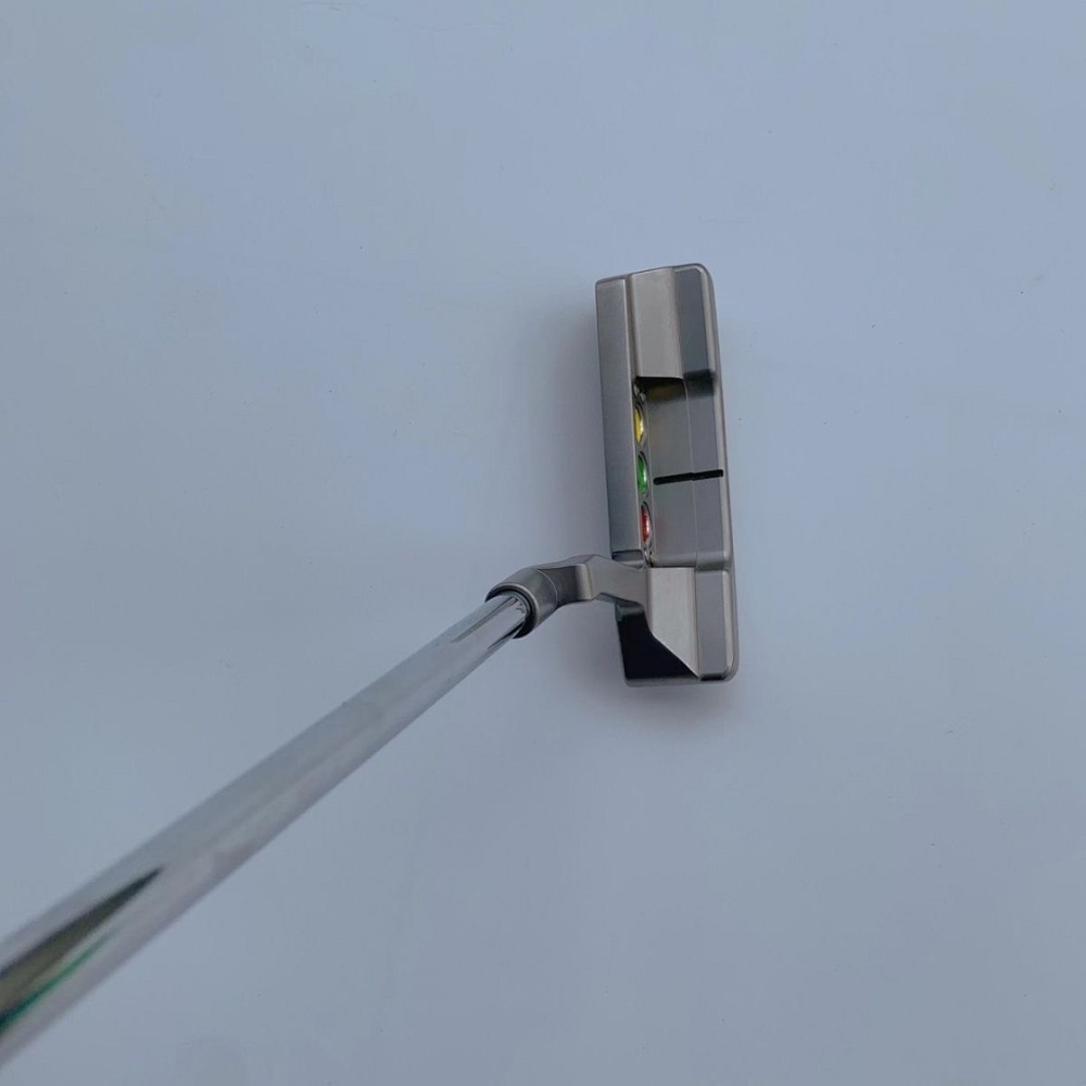 16 Scotty Cameron Putter