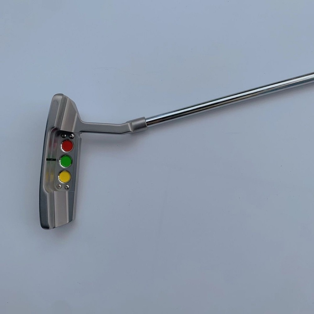 16 Scotty Cameron Putter