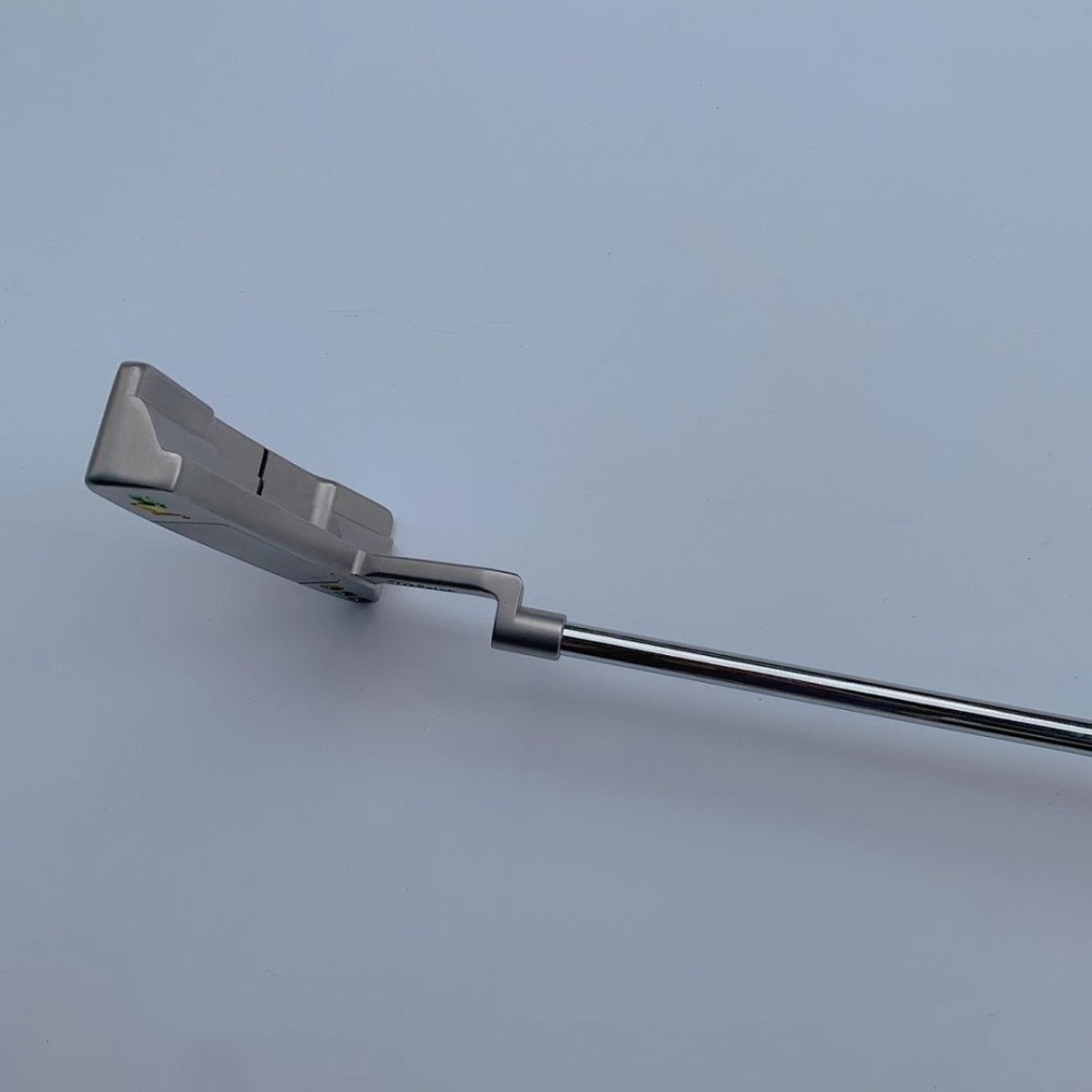 16 Scotty Cameron Putter