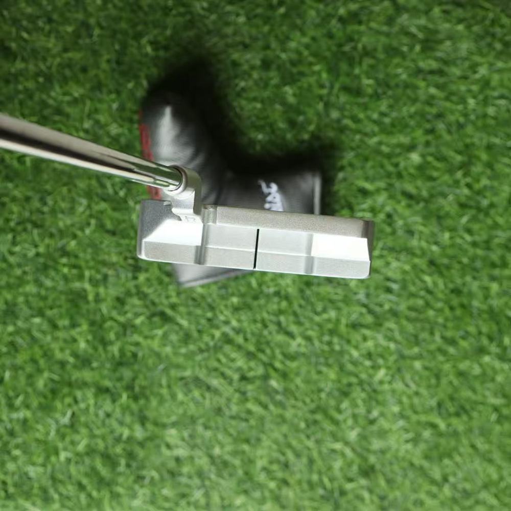 18 Scotty Cameron Putter