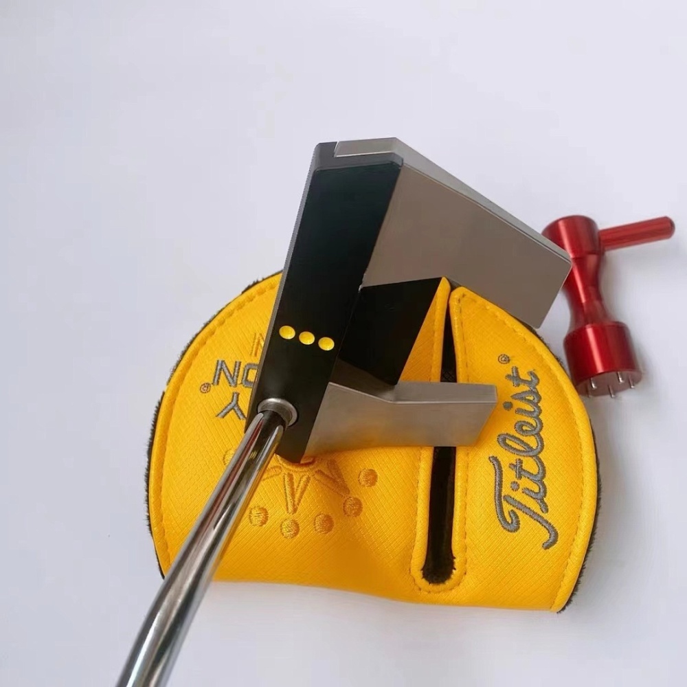 48 Scotty Cameron Putter