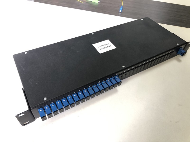 Rack Mounted PLC Splitter 1 U hight 19 inch 8 channels 16 channels 32 Channels Optional