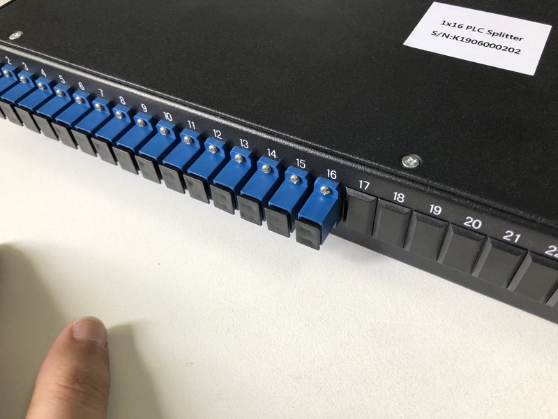 Rack Mounted PLC Splitter 1 U hight 19 inch 8 channels 16 channels 32 Channels Optional