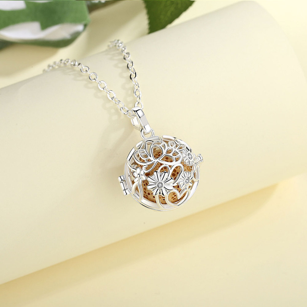 Silver-Plated Copper Flower Aroma Diffuser Necklace