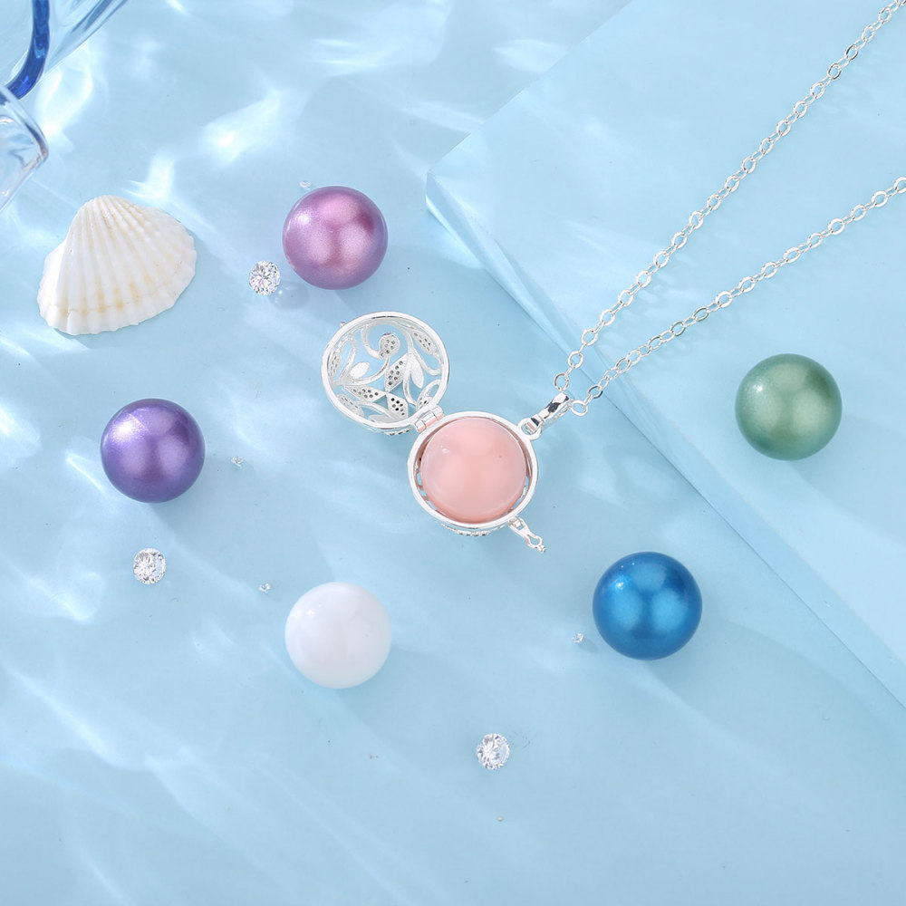 Silver-Plated Zircon Leaf Pattern Cage Pendant