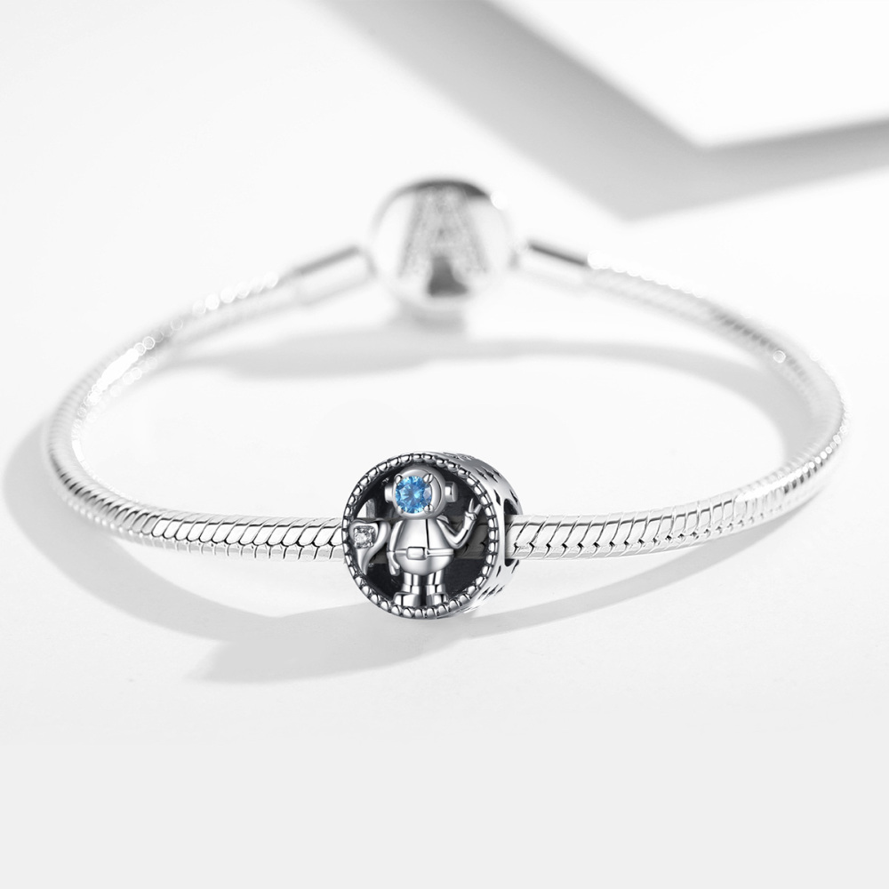 Flat Round 925 Sterling Silver Bead with Astronaut Relief