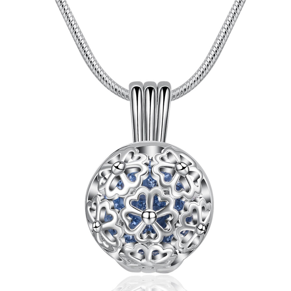 Clover Pendant with Customizable Diamond Balls